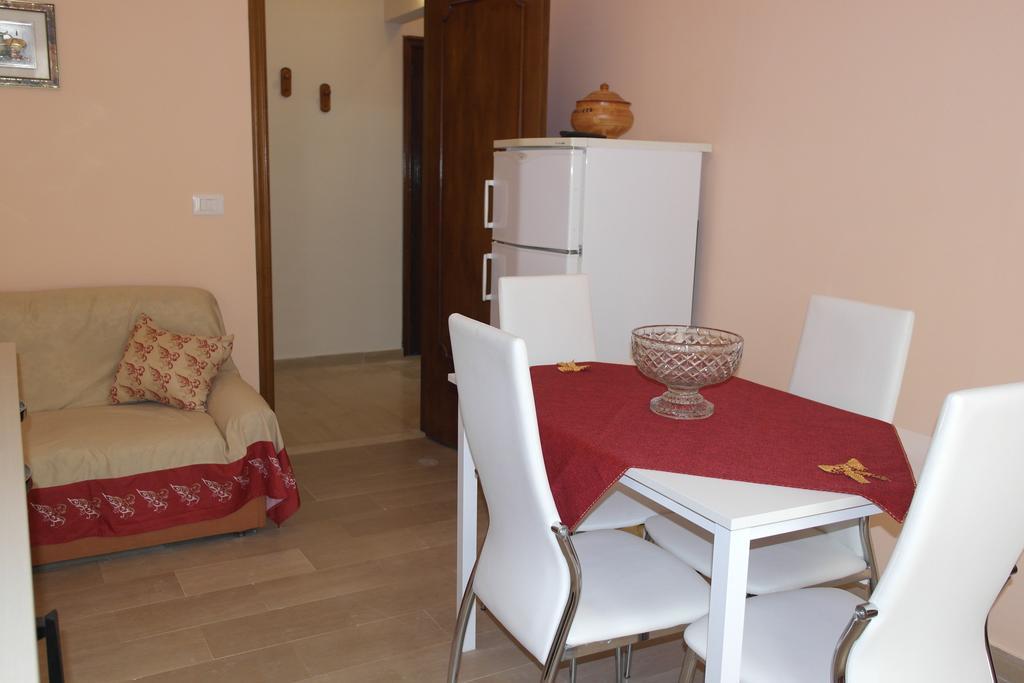 Appartamenti Naxos จีอาร์ดีนี นักซอส ภายนอก รูปภาพ